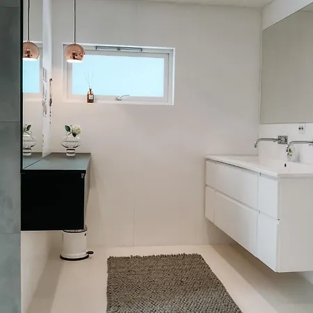 Modern House 5 Bedrooms 2 Baths Sentral Villa