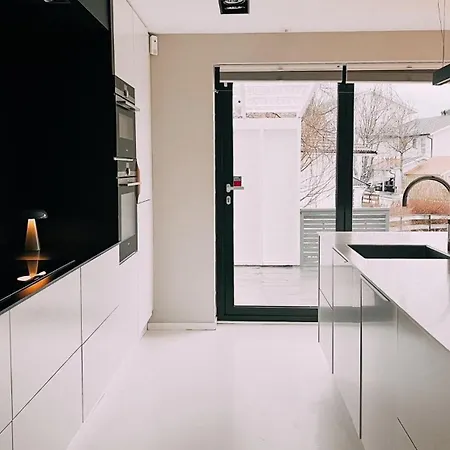 Modern House 5 Bedrooms 2 Baths Sentral Villa *