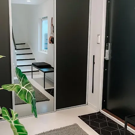 Modern House 5 Bedrooms 2 Baths Sentral