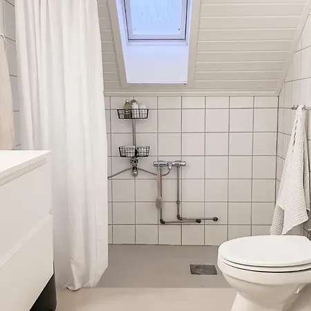 Modern House 5 Bedrooms 2 Baths Sentral Villa *