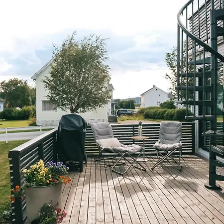 Modern House 5 Bedrooms 2 Baths Sentral * Bodø