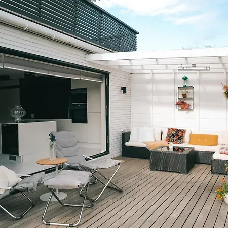 Modern House 5 Bedrooms 2 Baths Sentral Villa *