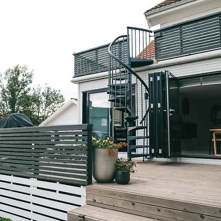 Modern House 5 Bedrooms 2 Baths Sentral *