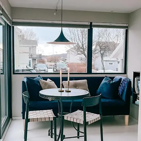 Modern House 5 Bedrooms 2 Baths Sentral *